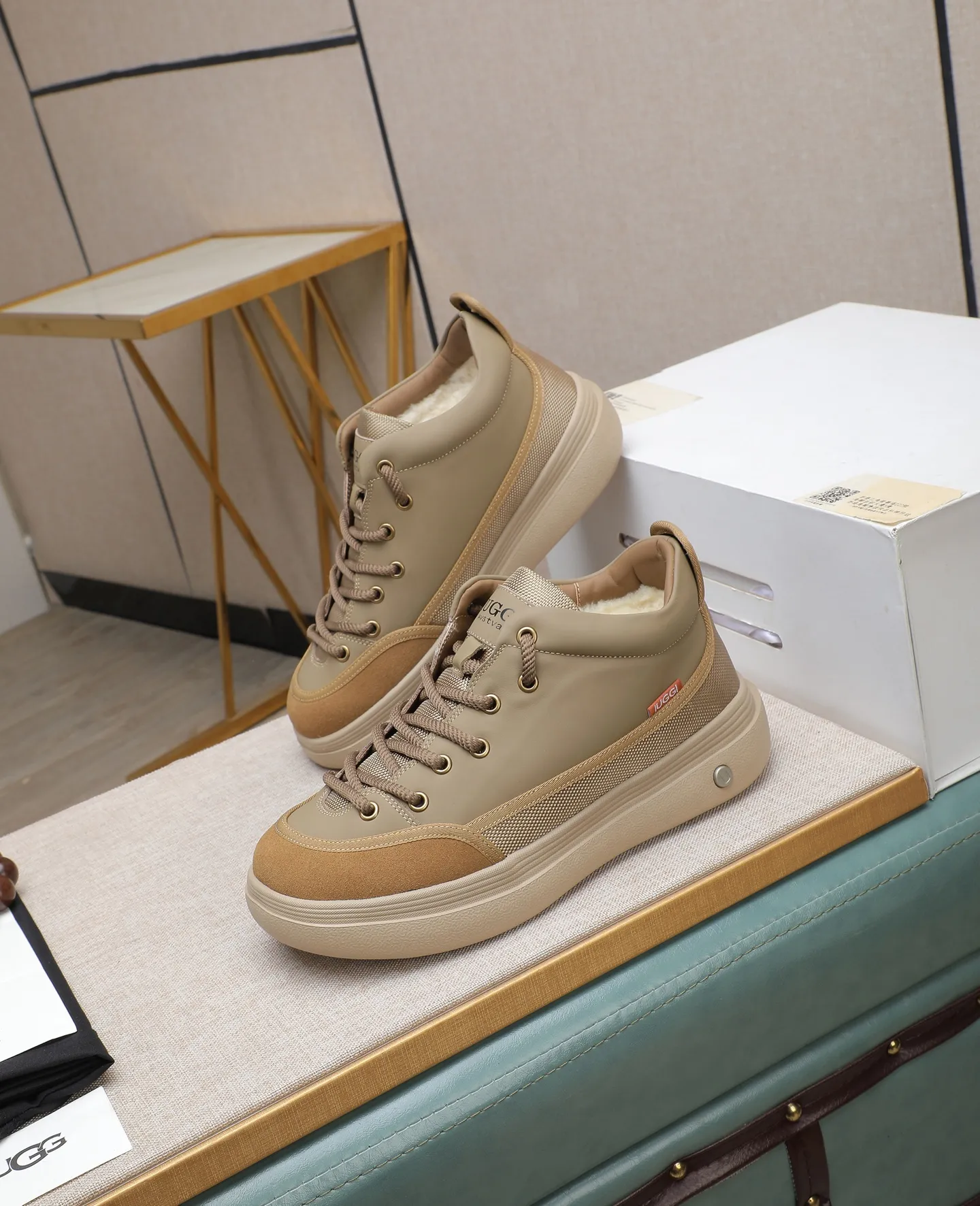 Men's shoes 💰600 IUGGI new retro presbyopia men's shoes, casual and versatile, full of high-end sense, fashionable, luxury and personalized style, joint style, retro presbyopia factor, full of handsome style, first layer suede cowhide, wool lining, rubber outsole, light and non-slip size: 39-44